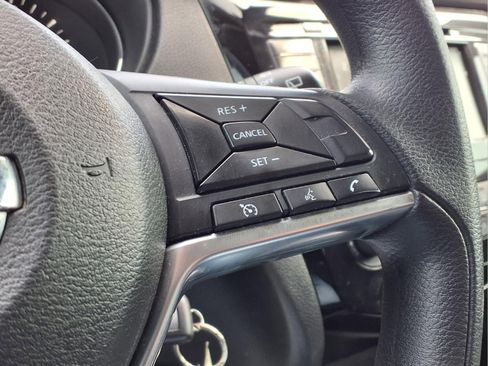 Used 2019 Nissan Rogue S image 21