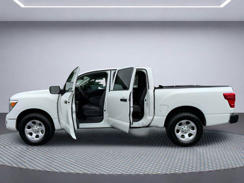 Used 2022 Nissan Titan S w/ S Utility Package AWD/4WD image 10