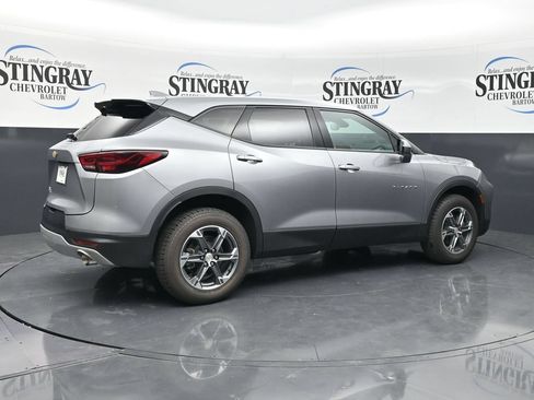 Used 2025 Chevrolet Blazer LT FWD image 9