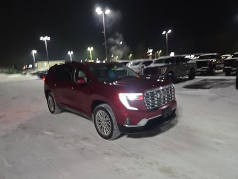 Used 2024 GMC Acadia Denali image 4