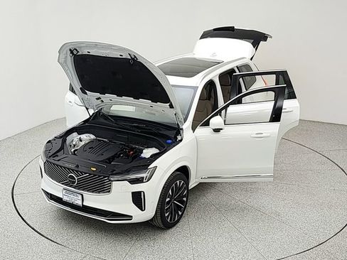 New 2026 Volvo XC90 B5 Plus w/ Protection Package image 38