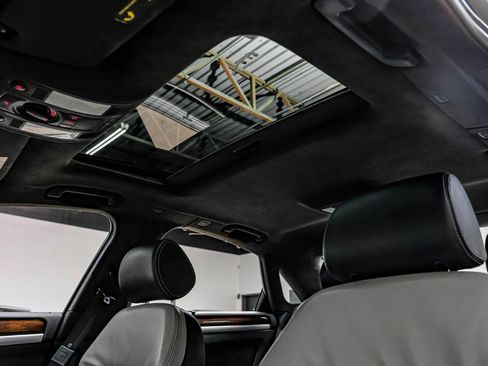 Used 2007 Audi S8 Quattro Sedan 4D image 5