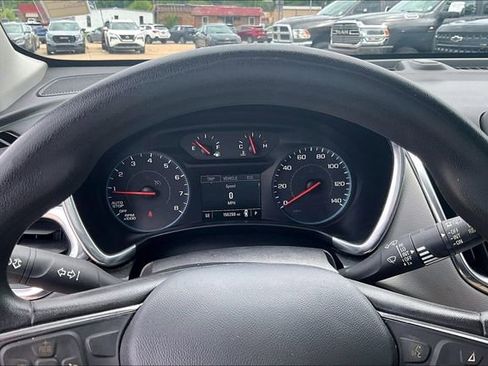 Used 2018 Chevrolet Equinox LS FWD image 13