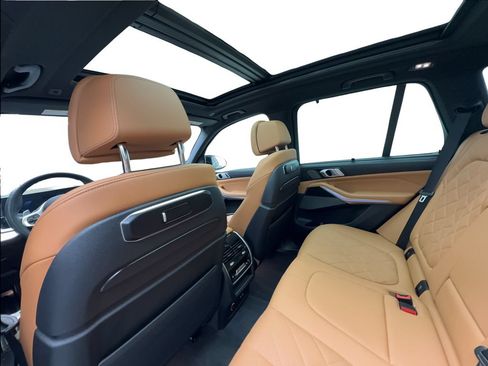 Used 2025 BMW X5 M60i AWD/4WD image 25
