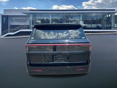 New 2026 Lincoln Navigator Premiere AWD/4WD image 7