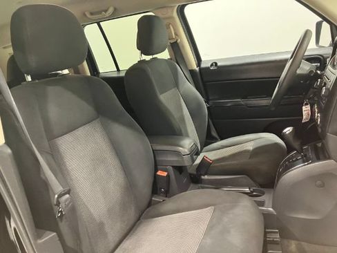 Used 2016 Jeep Patriot Sport w/ Power Value Group FWD image 34