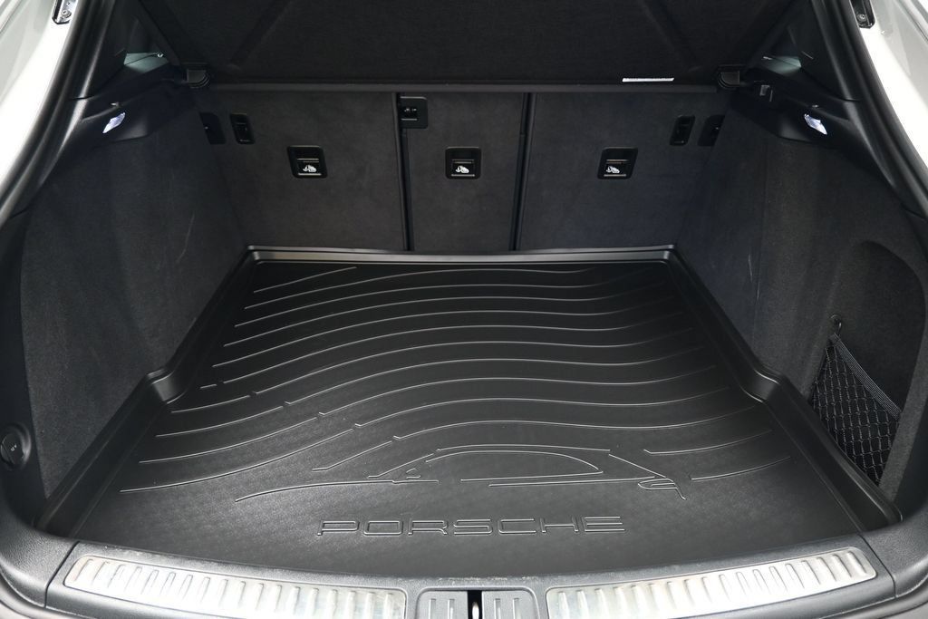 Certified 2024 Porsche Macan AWD/4WD image 27