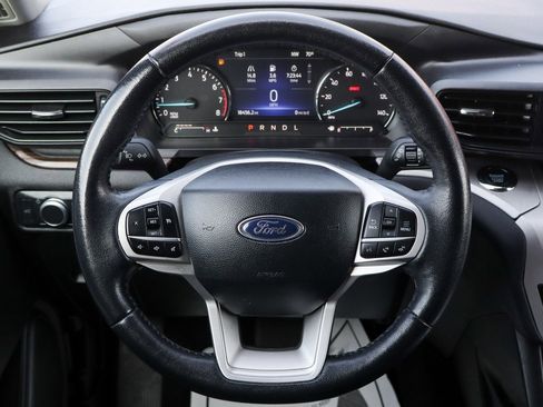 Used 2022 Ford Explorer XLT image 21