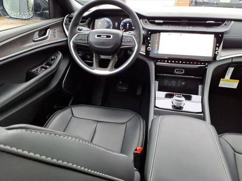 New 2026 Jeep Grand Cherokee Limited w/ Limited Altitude Package image 4