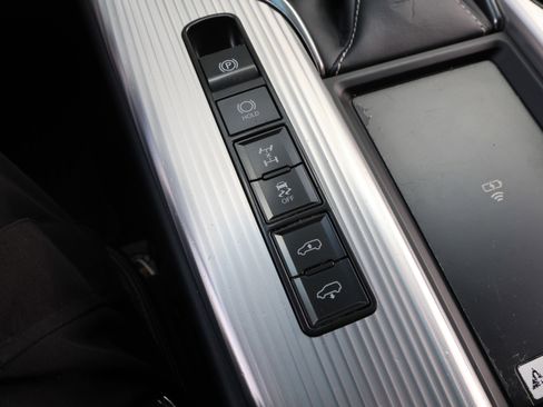 Used 2023 Lexus LX 600 F Sport image 32