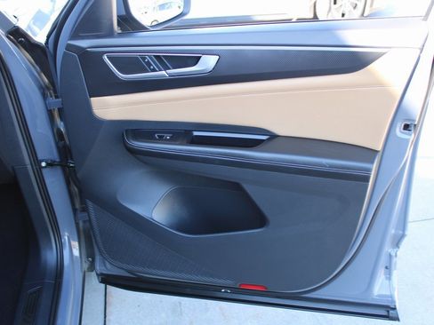 Certified 2024 Volkswagen Atlas Cross Sport SEL R-Line image 27