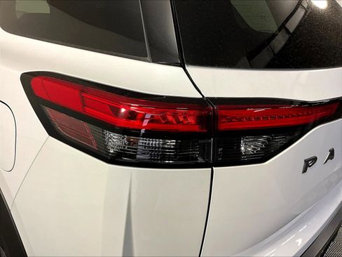 New 2026 Nissan Pathfinder SL AWD/4WD image 14