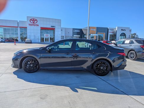 New 2026 Toyota Camry SE image 4