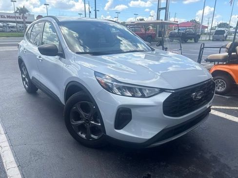 Used 2025 Ford Escape ST-Line FWD image 3