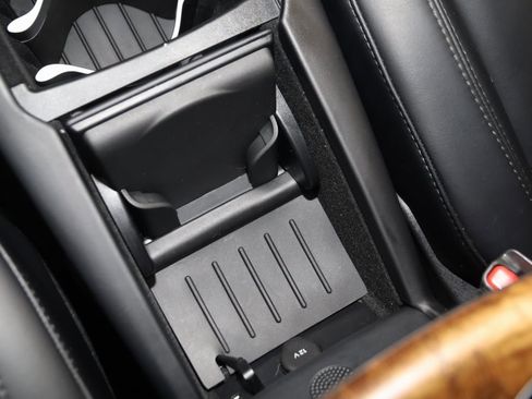 Used 2021 Tesla Model S Long Range Plus image 34