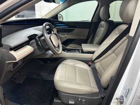 Used 2024 Lincoln Nautilus Reserve AWD/4WD image 18