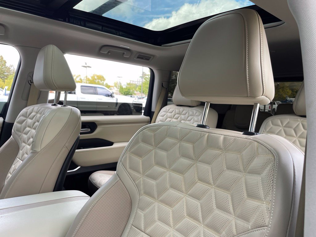 Used 2025 Nissan Armada Platinum RWD image 25