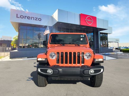 Used 2023 Jeep Gladiator Sport image 2