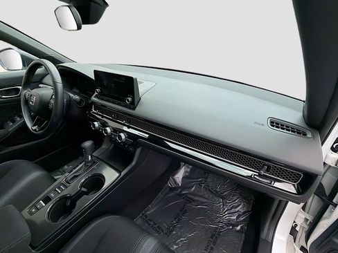 Used 2025 Honda Civic Sport image 26