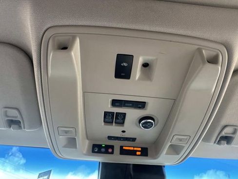 Used 2019 Cadillac Escalade Luxury AWD/4WD image 27