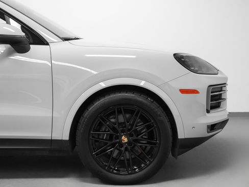 Certified 2024 Porsche Cayenne Coupe AWD/4WD image 14