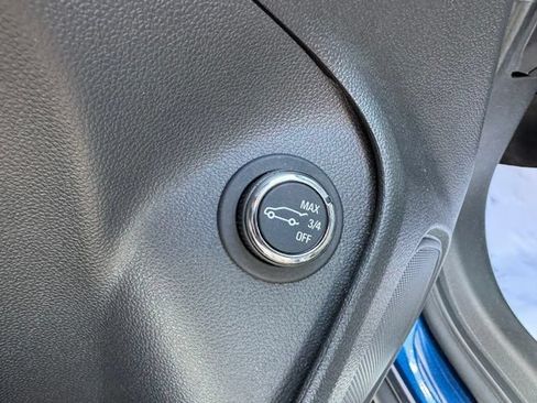 Used 2023 Buick Encore GX Essence w/ Experience Buick Package FWD image 19