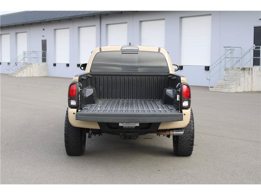 Used 2019 Toyota Tacoma TRD Sport w/ Exterior Package AWD/4WD image 12