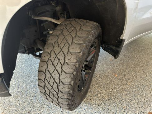 Used 2020 Chevrolet Silverado 1500 LT Trail Boss image 30