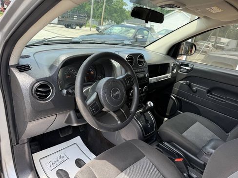 Used 2014 Jeep Compass Sport FWD image 15