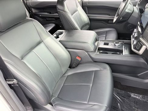 Used 2023 Ford Expedition XLT RWD image 20