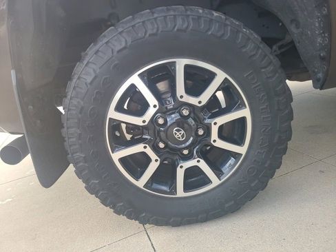 Used 2020 Toyota Tundra Limited image 10