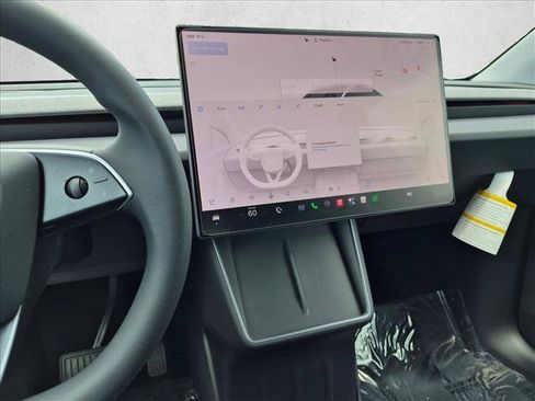Used 2026 Tesla Model Y AWD image 12