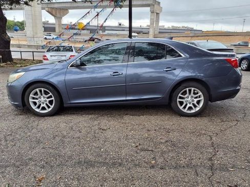 Used 2015 Chevrolet Malibu LT w/ Power Convenience Package image 4