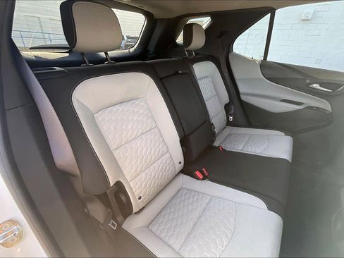 Used 2018 Chevrolet Equinox LT FWD image 24