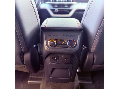 Used 2025 Ford Explorer ST-Line AWD/4WD image 31