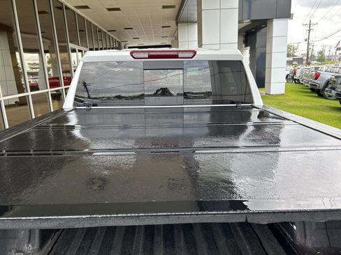 Used 2023 GMC Sierra 1500 SLT image 12