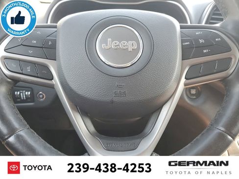 Used 2019 Jeep Cherokee Limited image 24