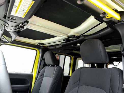 Used 2023 Jeep Wrangler Unlimited image 4