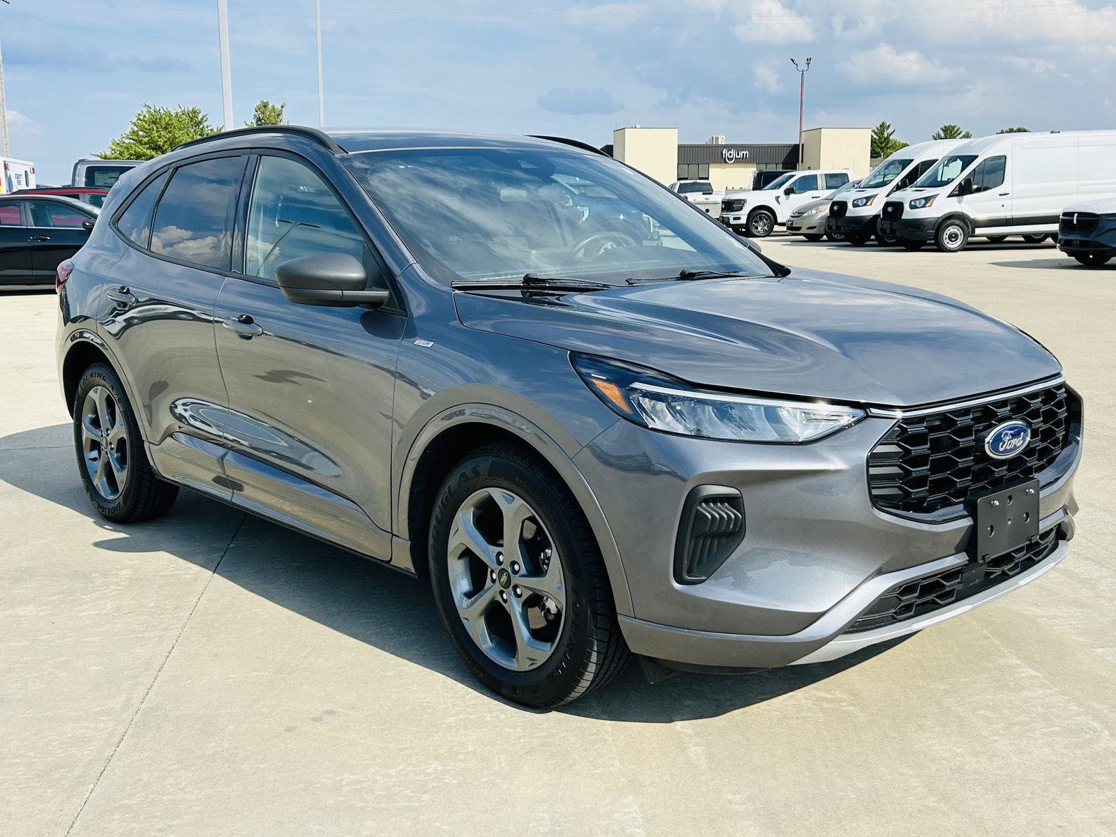 Used 2023 Ford Escape ST-Line FWD image 2