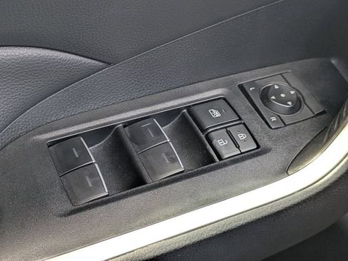 Used 2025 Toyota RAV4 XLE Premium FWD image 25