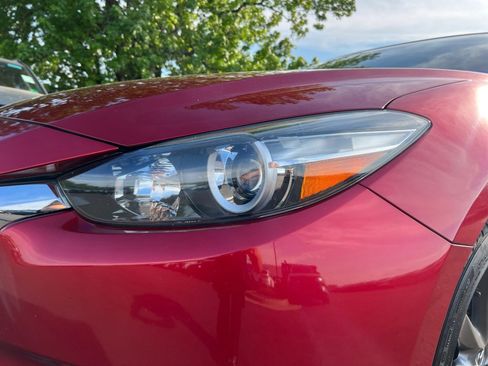 Used 2018 MAZDA MAZDA3 Touring FWD image 26