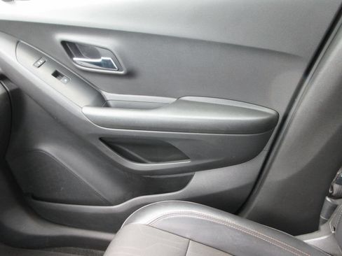 Certified 2021 Chevrolet Trax LT AWD/4WD image 30