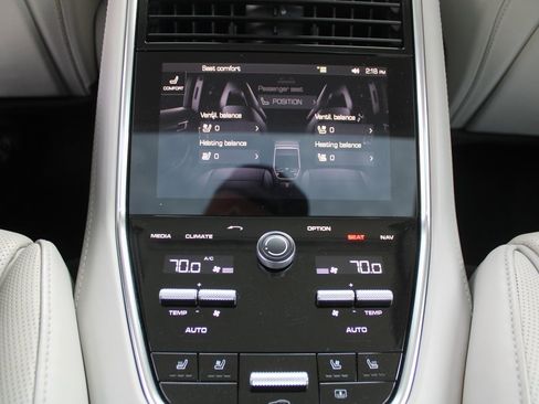 Used 2018 Porsche Panamera 4S image 24