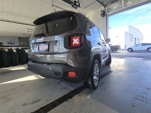 Used 2017 Jeep Renegade Latitude image 15