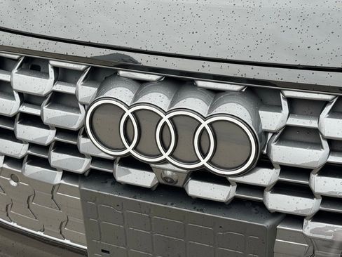 New 2025 Audi Q5 2.0T Premium image 7