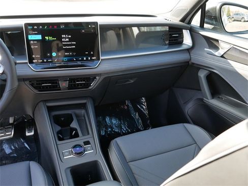 New 2026 Volkswagen Tiguan SE R-Line image 10