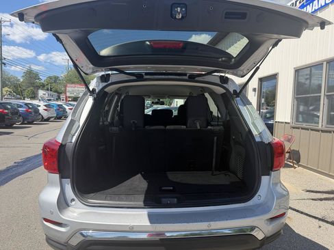 Used 2018 Nissan Pathfinder SV AWD/4WD image 8