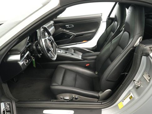 Used 2019 Porsche 911 Carrera 4 AWD/4WD image 36