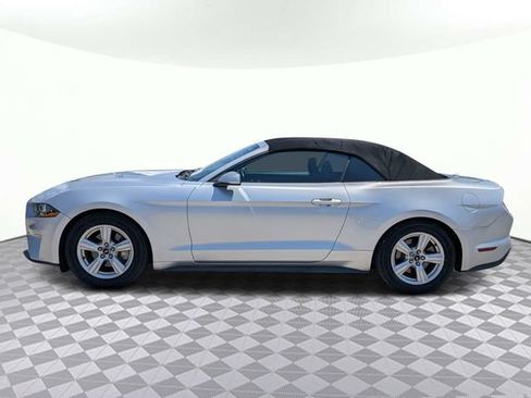 Used 2019 Ford Mustang Convertible RWD image 7
