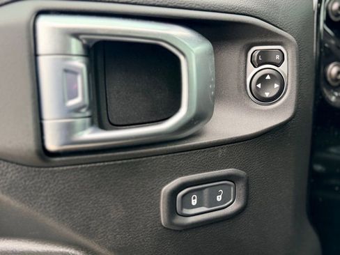 Used 2023 Jeep Wrangler Unlimited Rubicon w/ Cold Weather Group image 13